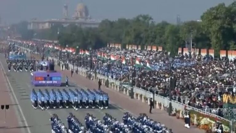 भारत ने मनाया 76वां गणतंत्र दिवस, संविधान और लोकतंत्र का उत्सव