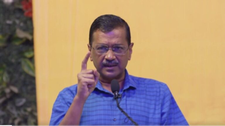 अरविंद केजरीवाल की 15 चुनावी गारंटियां, दिल्लीवासियों से भी मांगी माफी, छात्रों और बुजुर्गों के क्या है खास जानिए