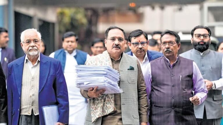 बीजेपी का आम आदमी पार्टी पर हमला, विजवासन प्रत्याशी पर लगाए गंभीर आरोप 