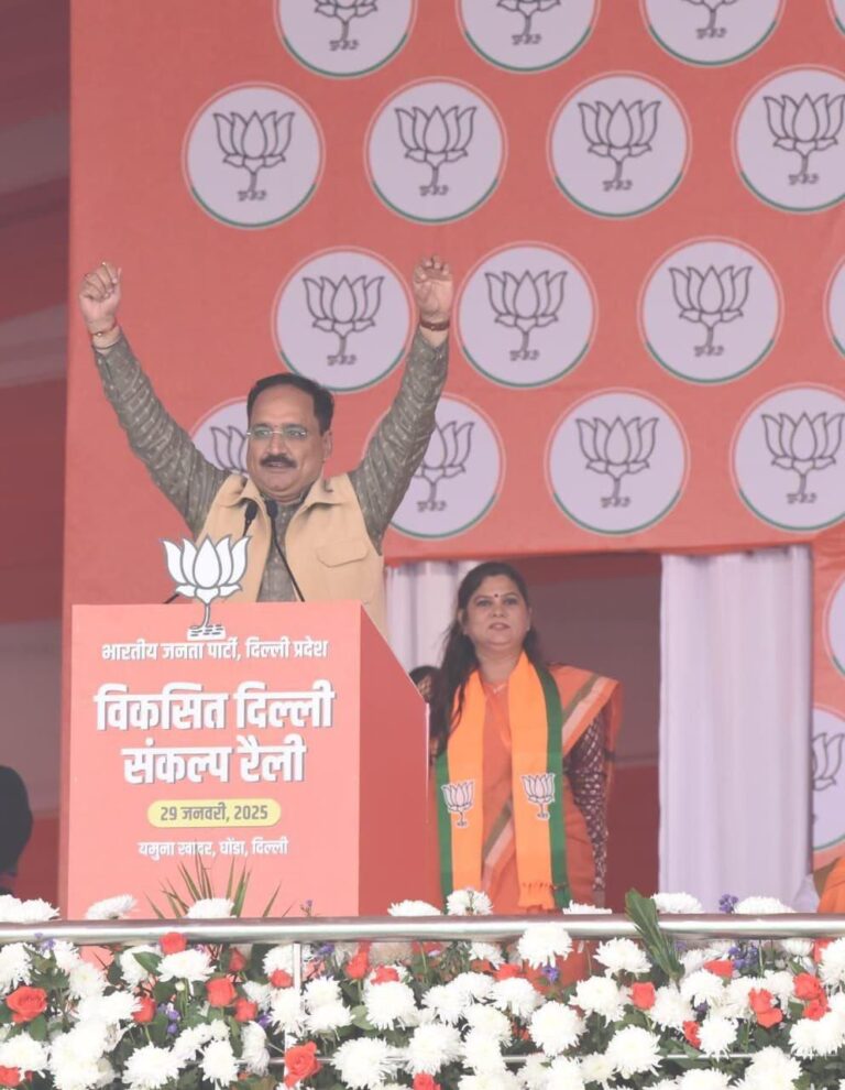 दिल्ली में अवैध शराब बरामदगी पर भाजपा का हमला, चुनाव में ‘आप’ की मिलीभगत का आरोप