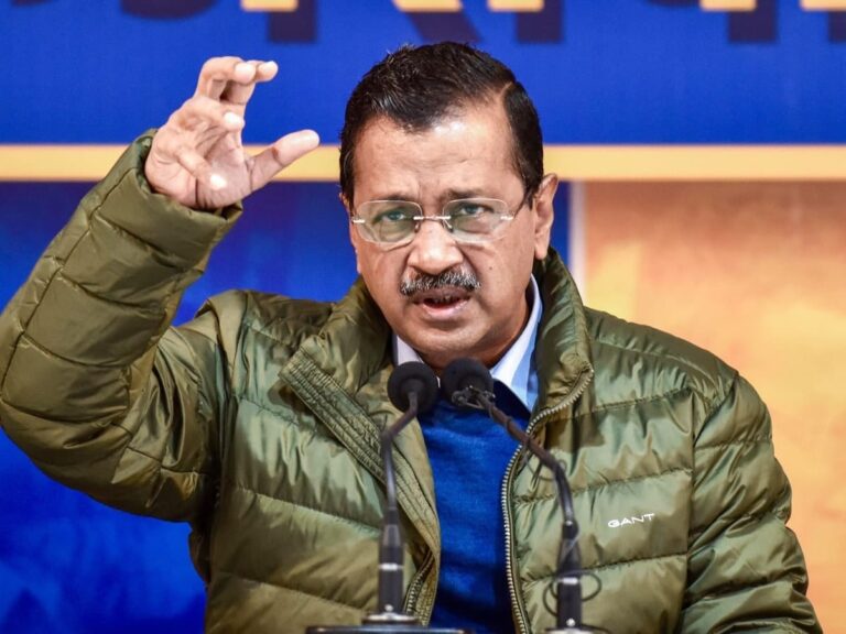 दिल्ली चुनाव से पहले AAP को झटका, AAP के 7 विधायकों ने दिया पार्टी से इस्तीफा, भ्रष्टाचार के भी लगाए आरोप