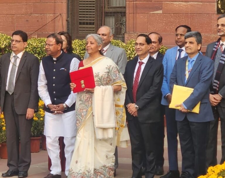 बजट 2025-26: मध्यम वर्ग और वरिष्ठ नागरिकों को इनकम टैक्स में बड़ी राहत