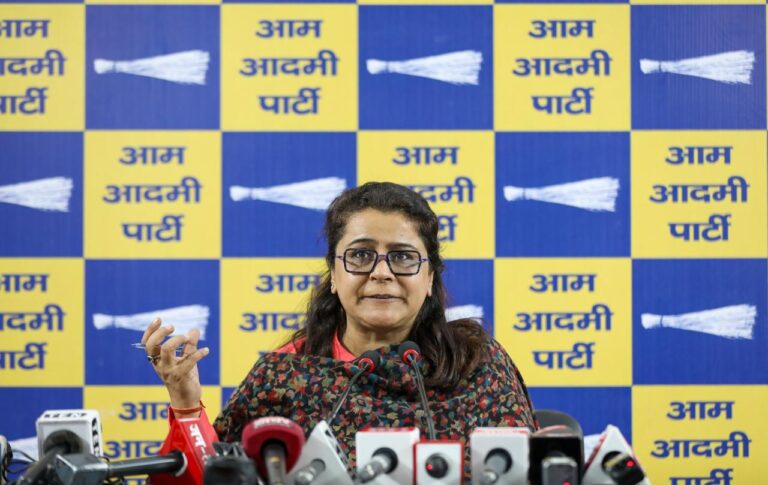आम आदमी पार्टी ने लॉन्च किया वेब पोर्टल, जनता जान सकेगी अपनी बचत का हिसाब