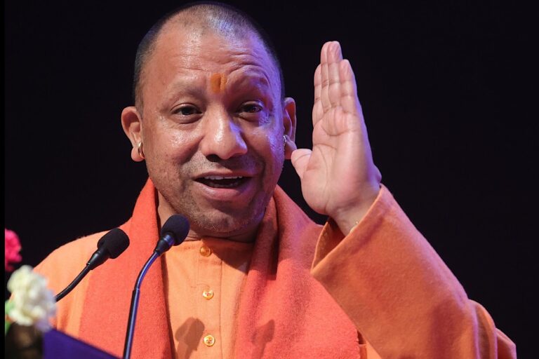 सीएम योगी बोले देश की जनता को गुमराह कर रहा विपक्ष,मस्जिदों पर कब्जा करके क्या करेंगें भाजपा