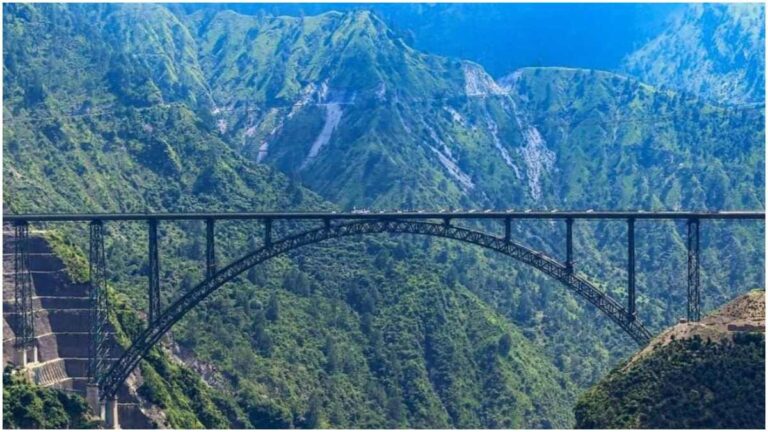 दुनिया का सबसे ऊंचा रेल ब्रिज चिनाब का उद्घाटन 19 अप्रैल को, कटरा-श्रीनगर वंदे भारत एक्सप्रेस को मिलेगी हरी झंडी