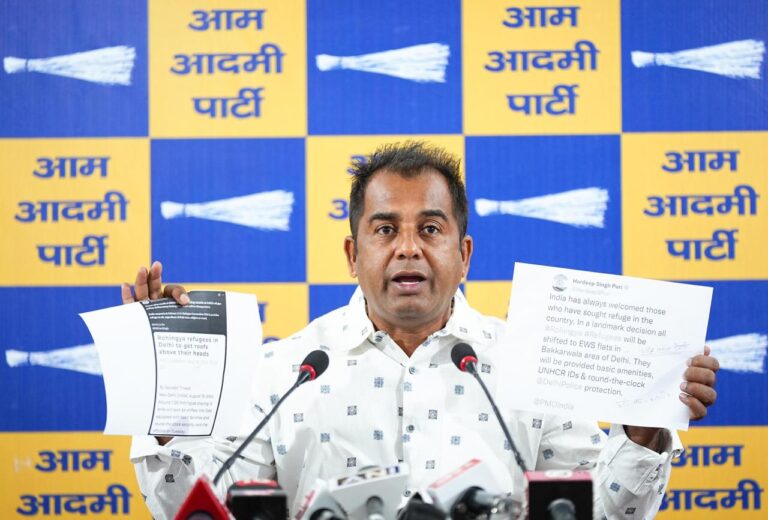 AAP का BJP पर हमला, दिल्ली के बच्चों का हक मारकर रोहिंग्या को दिया एडमिशन