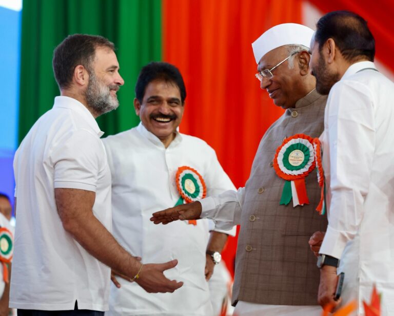 कांग्रेस अध्यक्ष खरगे का बयान, देश आज आज़ादी की दूसरी लड़ाई लड़ रहा है