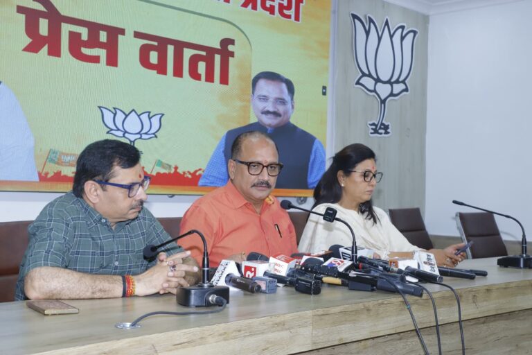 सी.आर. पार्क विवाद,भाजपा ने महुआ मोइत्रा पर समाजिक सौहार्द बिगाड़ने का आरोप लगाया