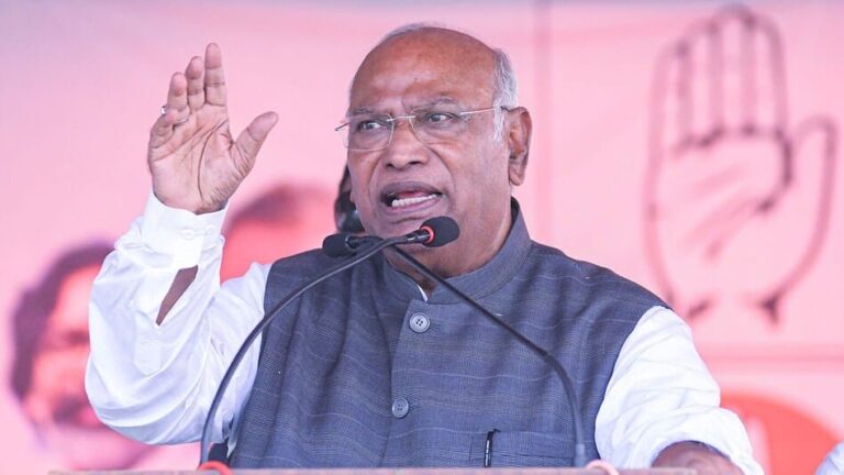 खड़गे का सरकार पर हमला, कश्मीर दौरे की रद्दी का कारण आतंकी अलर्ट, केंद्र की नाकामी जिम्मेदार