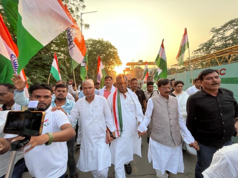 गांधी मैदान से कारगिल चौक तक गूंजे सेना के समर्थन में नारे, कांग्रेस नेताओं ने दिखाई एकजुटता