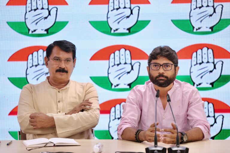 कांग्रेस का आरोप,सरकार पत्रकारों को निशाना बना रही है, आतंकियों को नहीं