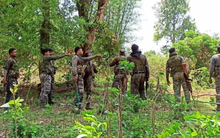 छत्तीसगढ़ में नक्सलियों के खिलाफ ऑपरेशन जारी, बड़ी सफलता