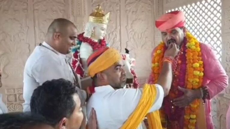 पूर्व सांसद बृजभूषण शरण सिंह बरी होने के बाद अयोध्या पहुंचे, साधु-संतों से लिया आशीर्वाद