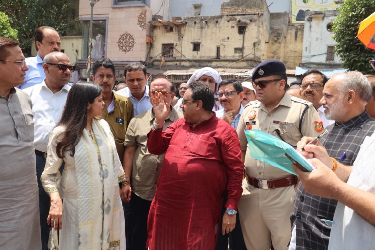 MP Praveen Khandelwal Embarks on Ground Inspection to Revive Chandni Chowk’s Historic Trading Legacy