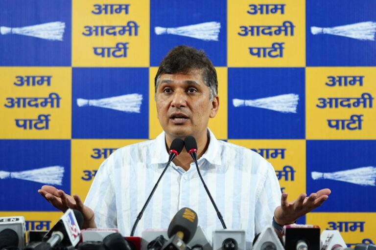दिल्ली सरकार का अध्यादेश मिडिल क्लास और अभिभावकों के खिलाफ, आप अध्यक्ष सौरभ भारद्वाज का आरोप