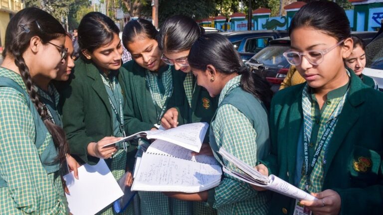 सीबीएसई 2026 से साल में दो बार कराएगा 10वीं की बोर्ड परीक्षा