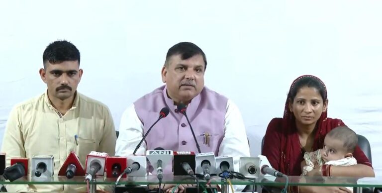 सांसद संजय सिंह ने एसएमए से पीड़ित बच्चे के इलाज के लिए दी आर्थिक सहायता, देशवासियों से की मदद की अपील