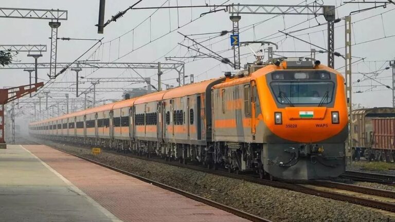 रेलवे में बड़ा बदलाव: यात्रियों को अब आरक्षण की स्थिति पहले ही मिलेगी, तत्काल टिकट बुकिंग के नियम भी होंगे सख्त, आरक्षण चार्ट अब 8 घंटे पहले तैयार होगा