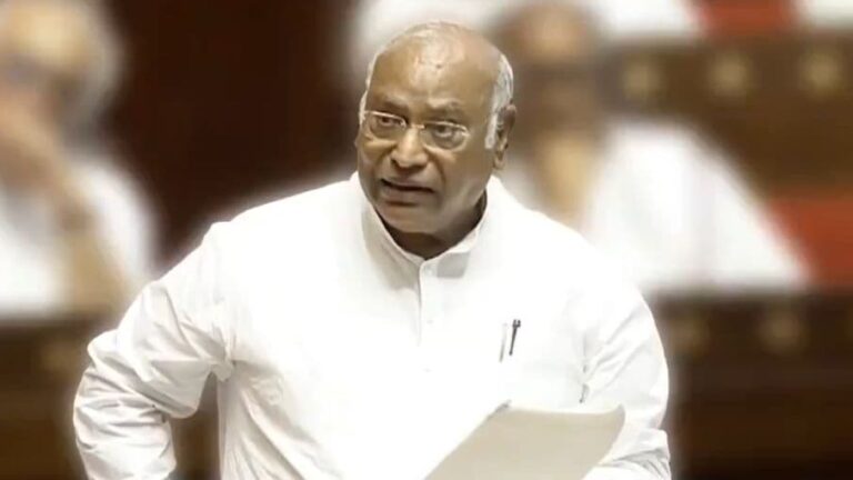 मल्लिकार्जुन खड़गे के ‘हाईकमान’ बयान से मचा सियासी घमासान, बीजेपी ने उठाए नेतृत्व पर सवाल-खड़गे के बयान से भड़की बहस