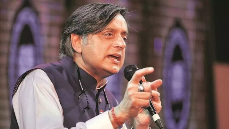 शशि थरूर का आपातकाल पर तीखा प्रहार,भारत ने 1975 में आजादी छीने जाने का दौर देखा, कांग्रेस नेता ने इमरजेंसी को बताया काला अध्याय, लोकतंत्र के संरक्षण की दी सलाह
