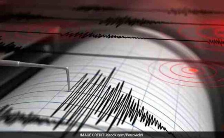 दिल्ली-एनसीआर में सुबह महसूस किए गए भूकंप के झटके, लोग घरों से बाहर निकले, हरियाणा के झज्जर में रहा भूकंप का केंद्र, रिक्टर स्केलपर तीव्रता 4.4 दर्ज