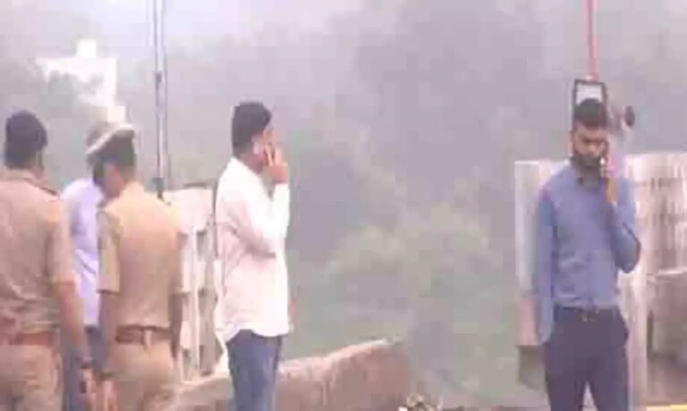 वडोदरा में गंभीरा पुल हादसे में मौतों की संख्या 15, चार लोग लापता, राष्ट्रीय और राज्य आपदा बल जारी खोज और बचाव अभियानों में जुटे, सार्वजनिक सहयोग की अपील