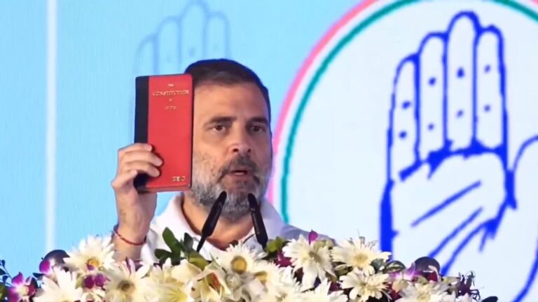 राहुल गांधी का चुनाव आयोग पर आरोप, बिहार में ‘चुनाव चोरी’ की साजिश रचने का दावाएसआईआर प्रक्रिया पर विपक्ष हमलावर, सुप्रीम कोर्ट ने भी उठाए सवाल