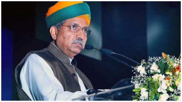 सरकार का स्पष्ट रुख ‘समाजवाद’ और ‘पंथनिरपेक्षता’ शब्दों को संविधान से हटाने की कोई योजना नहीं