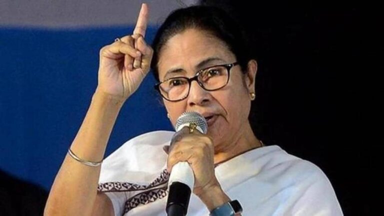 CM ममता की पोस्ट पर बवाल, दिल्ली पुलिस ने लगाए ‘राजनीतिक मंशा वाले झूठ’ के आरोप