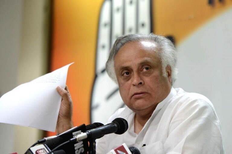 नेहरू का नाम लेकर सरकार बहस से रही है भाग, कांग्रेस का मोदी-शाह पर हमला “संसद में इतिहास बनाम वर्तमान की टकराहट