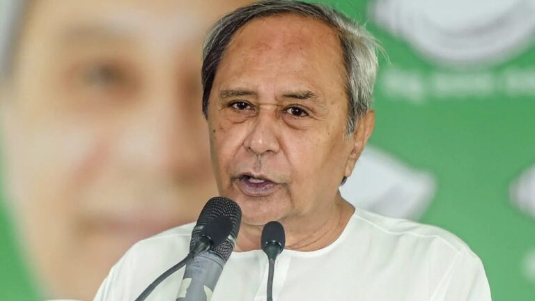 ओडिशा में नाबालिग लड़कियों की आत्महत्याओं पर फूटा गुस्सा पूर्व CM नवीन पटनायक बोले, बेटियों को सुरक्षित माहौल देने में फेल रही भाजपा सरकार