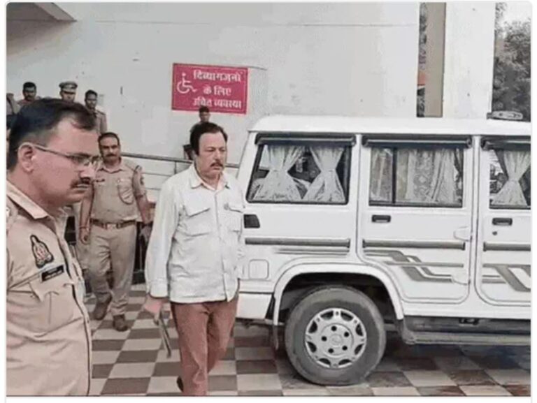 कानपुर में अखिलेश दुबे गिरोह पर बड़ा रंगदारी और फर्जी केस दर्ज करने का आरोप, पुलिस ने की 54 से अधिक मुकदमों में कार्रवाई