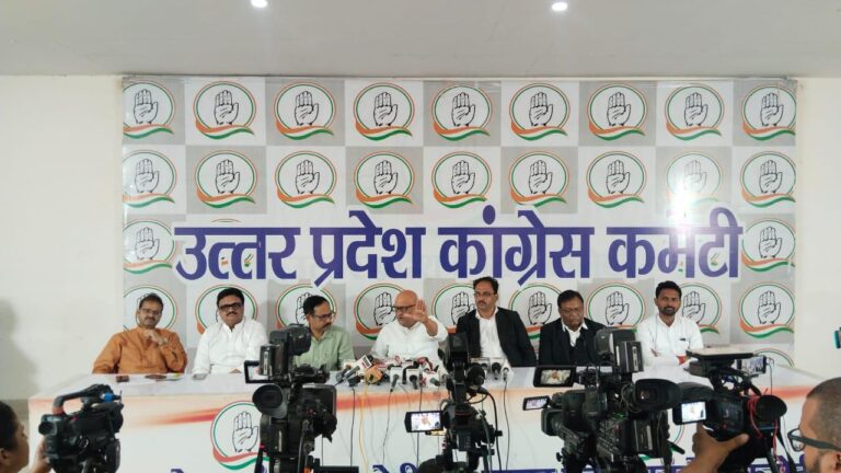 कांग्रेस नेता अजय राय ने किया बड़ा एलान, हर फर्जी मुकदमे के खिलाफ खड़ी होगी कांग्रेस की ‘न्याय योद्धा’ टीम” वोटर लिस्ट “धांधली के खिलाफ कानूनी मोर्चा संभालने की तैयारी”