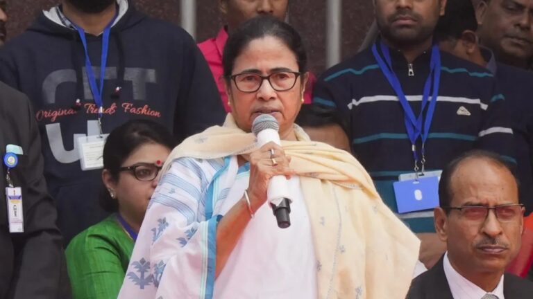 तृणमूल कांग्रेस ने जेपीसी को बताया ‘तमाशा’, तीन प्रमुख विधेयकों पर सदस्य न भेजने का फैसला जानें क्या है पूरा मामला