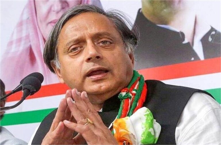 शशि थरूर ने जताई चिंता, श्रीलंका के पूर्व राष्ट्रपति की गिरफ्तारी को बताया बदले की राजनीति सम्मान से पेश आए श्रीलंकाई सरकार