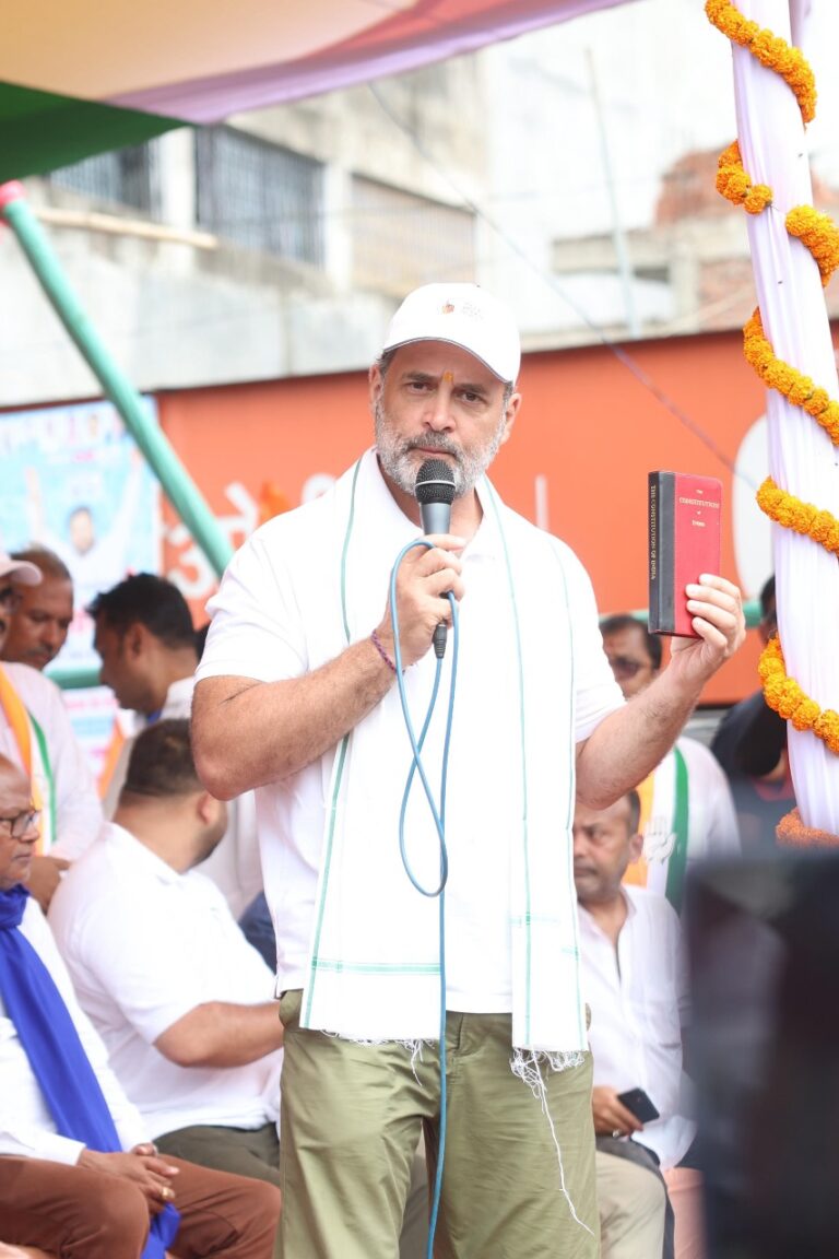 राहुल गांधी का BJP पर तीखा हमला “वोट चोर, गद्दी छोड़”, सीतामढ़ी में गरजी ‘वोटर अधिकार यात्रा