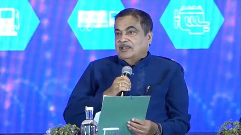 ऑटोमोबाइल इंडस्ट्री बनेगी विकसित भारत की रीढ़, लेकिन नितिन गडकरी ने दिखाई जमीनी हकीकत