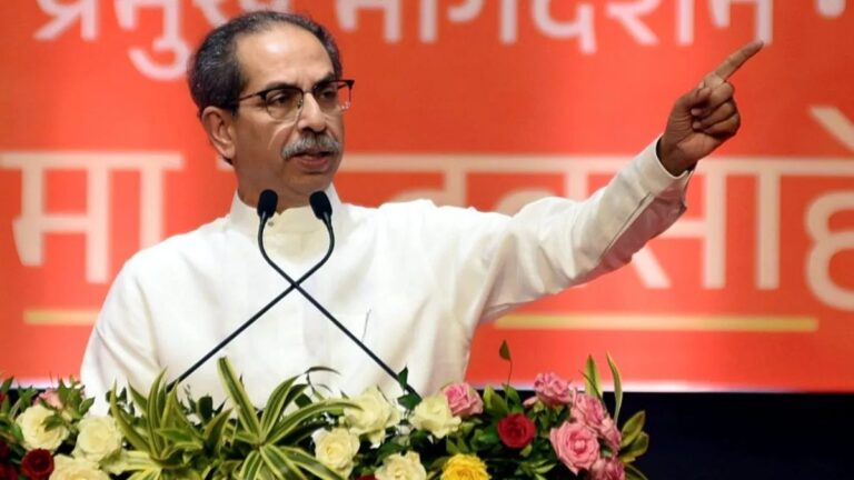 शिवाजी पार्क में मीना ताई ठाकरे की मूर्ति पर रंग फेंकने से बवाल, जांच में जुटी पुलिस “जानें क्या है पूरा मामला”