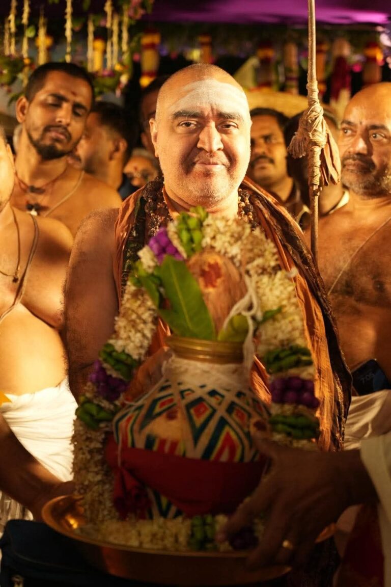 Kanchi Shankaracharya Extends Navratri Wishes, Invites Devotees to Kamakshi Shakti Peeth
