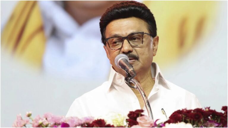 करूर भगदड़ पर सियासी घमासान विजय पर डीएमके का हमला, भाजपा पर स्टालिन का तंज