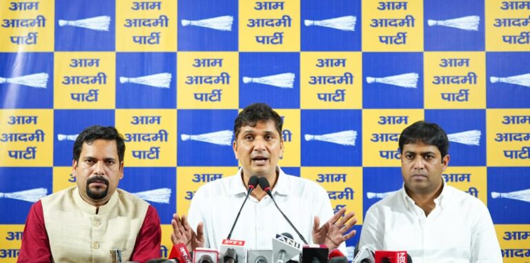 सौरभ भारद्वाज का आरोप भाजपा सरकार बर्बाद कर रही है सरकारी अस्पताल, दे रही निजी हाथों में