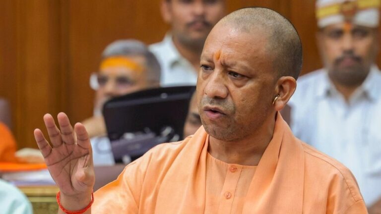 लखनऊ ब्रह्मोस मिसाइल की पहली खेप को रक्षामंत्री राजनाथ सिंह ने दिखाई हरी झंडी, यूपी की धरती बन रही है सोना “सीएम योगी ने कही बड़ी बात”