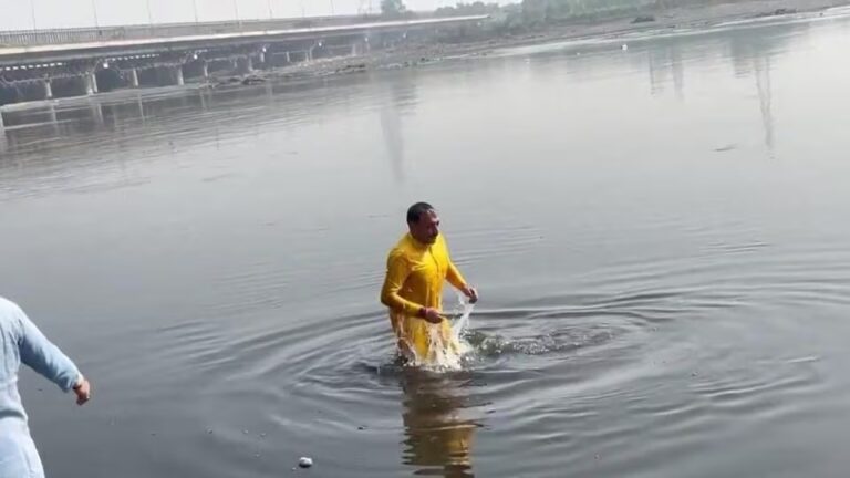 यमुना बैंक छठ घाट पुनः चालू, पूर्वांचल समाज और बिहार जागरण मंच ने दिल्ली भाजपा अध्यक्ष वीरेन्द्र सचदेवा का किया आभार