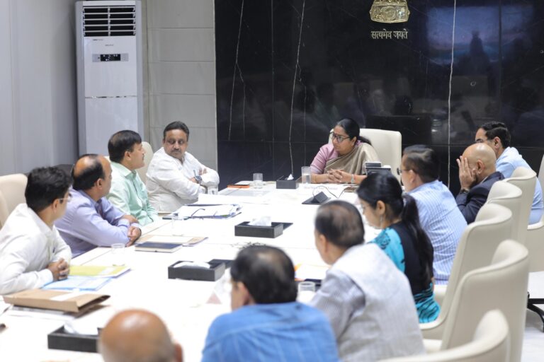 Not only the Municipal Corporation of Delhi but also the Delhi Government and the Central Government will approach the Hon’ble Supreme Court in the interest of traders if needed. says Delhi CM Rekha Gupta