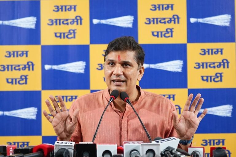 दिल्ली AAP अध्यक्ष सौरभ भारद्वाज ने BJP पर लगाया आरोप, बिहार चुनाव से पहले जनता को भ्रमित करने के लिए बनाए गए नकली यमुना घाट और फिल्टर्ड पानी का किया गया इस्तेमाल