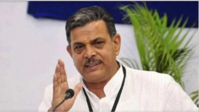 ‘वंदे मातरम’ की 150वीं वर्षगांठ पर आरएसएस महासचिव दत्तात्रेय होसबोले बोले “यह केवल गीत नहीं, राष्ट्र की आत्मा और देशभक्ति कामंत्र “जानें और क्या कुछ कहा”