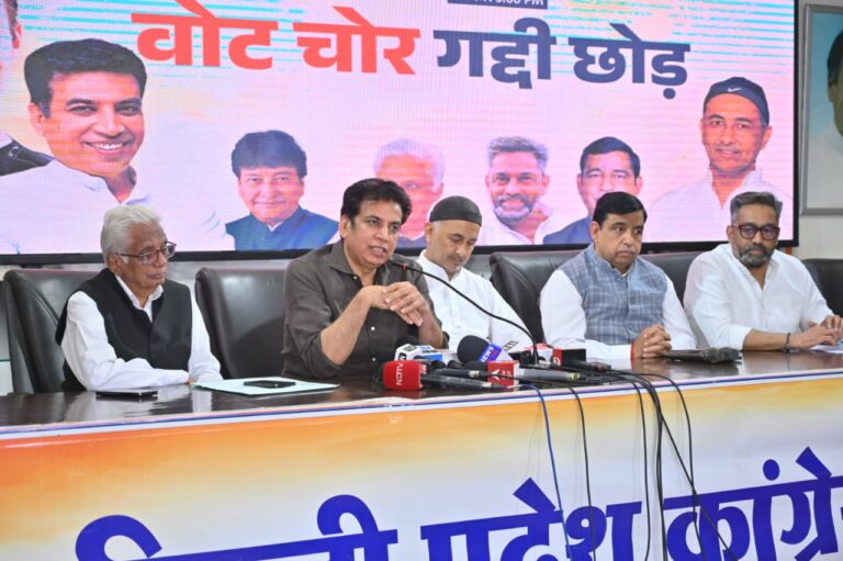 Delhi Congress Collects 4.37 Lakh Signatures Under “Vote Chor-Gaddi Chod” Campaign After Rahul Gandhi’s Exposé on BJP’s Alleged Vote Theft