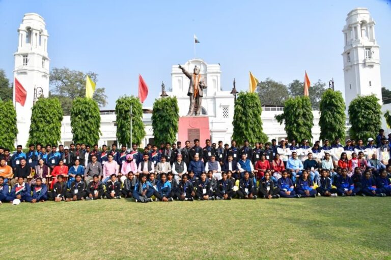 छत्तीसगढ़, मध्य प्रदेश, झारखंड, ओडिशा और महाराष्ट्र से आए आदिवासी युवाओं का दिल्ली विधानसभा में भव्य स्वागत