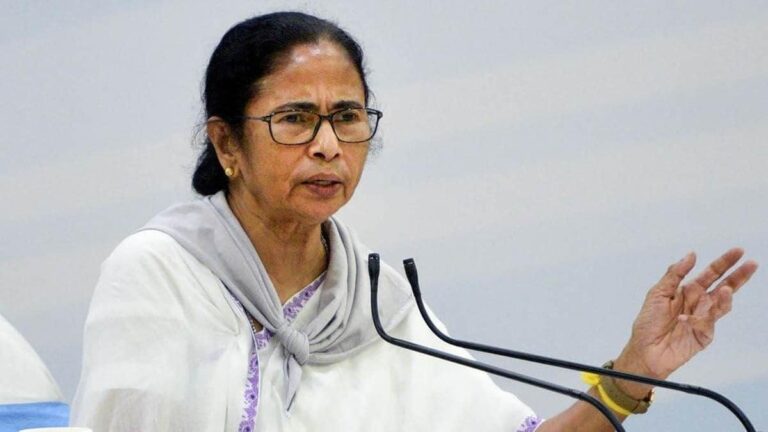 ममता बनर्जी का कड़ा संदेश, बंगाल में सांप्रदायिक राजनीति नहीं चलेगी, एनआरसी और ध्रुवीकरण को चुनौती