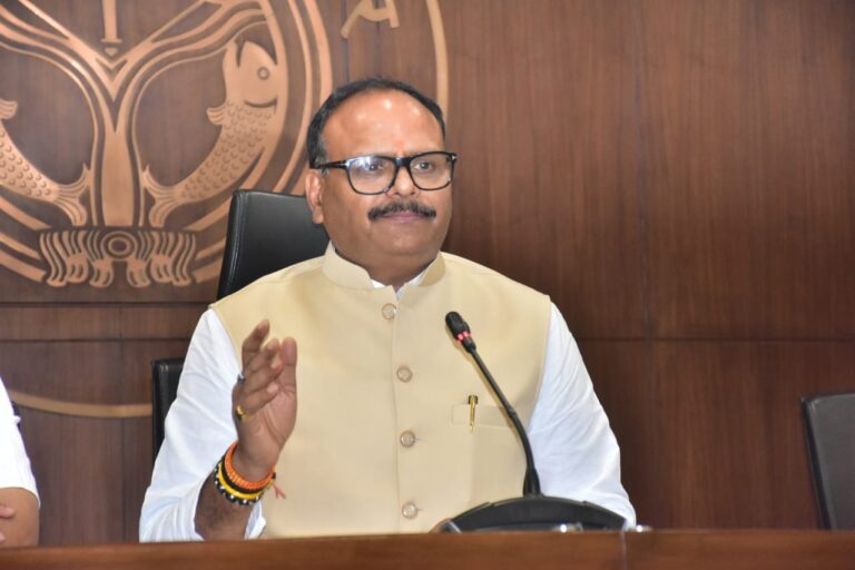 जाति की राजनीति से सत्ता का रास्ता नहीं खुलेगा, अखिलेश यादव पर बृजेश पाठक का हमला